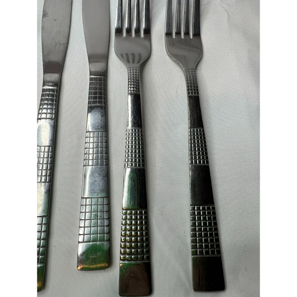 Chic by J A Henckels Zwilling 2 Knives 2 Spoons 1 Teaspoon 2 Forks Replacement - Picture 9 of 11